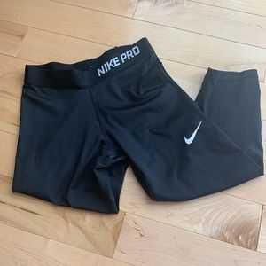 Nike Pro Capris